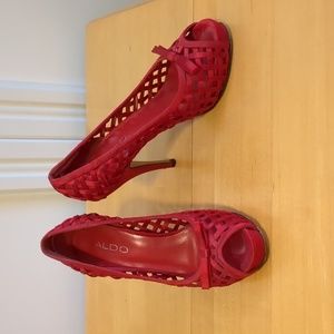 Fabulous 😍 red satin weave heels 👠